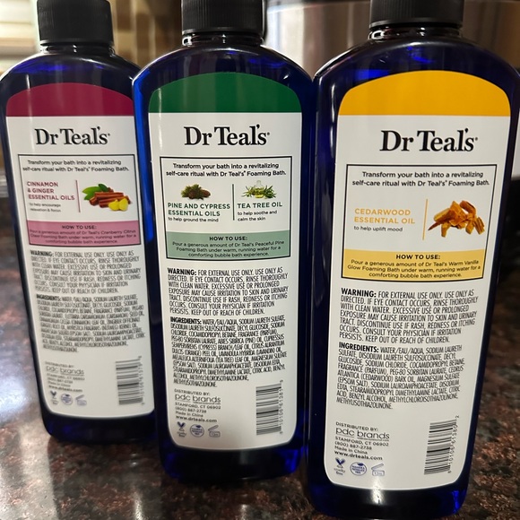 Foaming Bath Set - Cranberry Citrus, Peaceful Pine, Warm Vanilla Glow - Picture 2 of 3